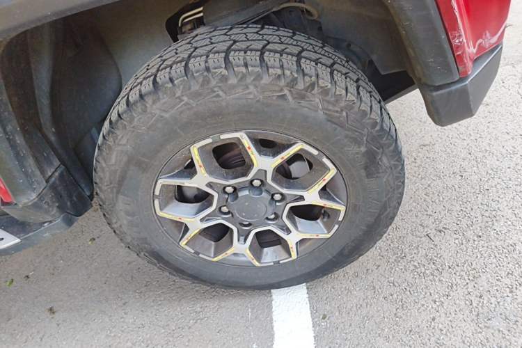 Used BAIC Off-Road BJ40 2018 PLUS 2.3T Automatic Four-Wheel Drive Flagship Version China V Emission Standard Right Front Wheel Hub