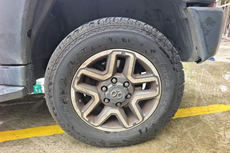 Used BAIC Off-Road BJ40 2018 40L 2.0T Manual Diesel Four-Wheel Drive Prestige Edition Right Front Wheel Hub