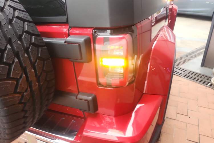 Used BAIC Off-Road BJ40 2018 PLUS 2.3T Automatic Four-Wheel Drive Flagship Version China V Emission Standard Right Rear Taillight