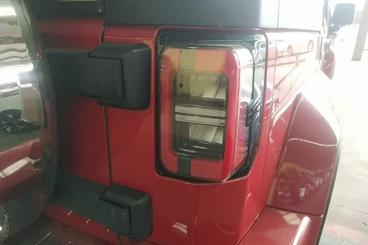 Used BAIC Off-Road BJ40 2018 PLUS 2.3T Automatic Four-Wheel Drive Premium Edition China V Right Rear Taillight