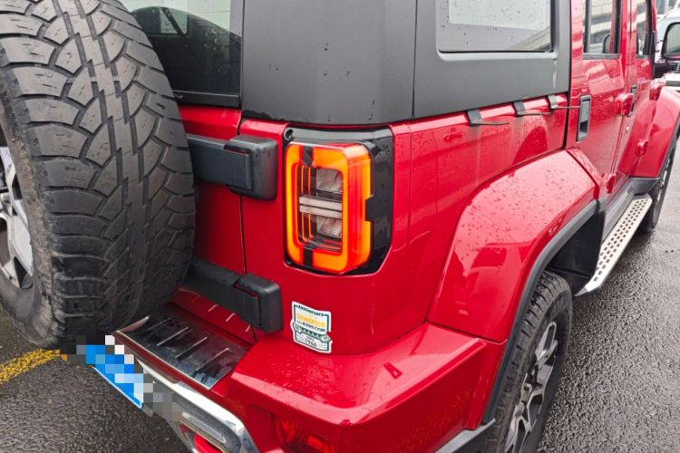 Used BAIC Off-Road BJ40 2018 PLUS 2.3T Automatic Four-Wheel Drive Flagship Version China V Emission Standard Right Rear Taillight