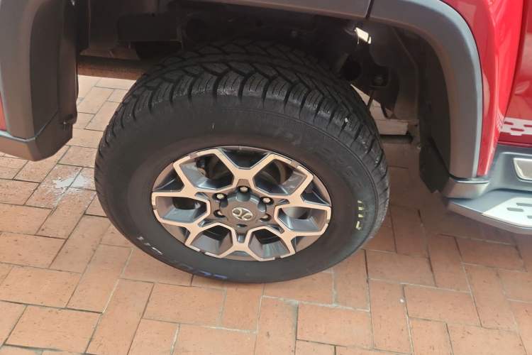 Used BAIC Off-Road BJ40 2018 PLUS 2.3T Automatic Four-Wheel Drive Flagship Version China V Emission Standard Right Rear Wheel Hub