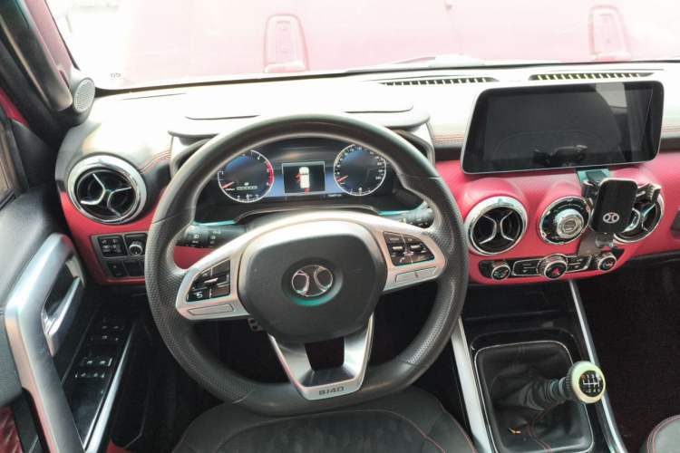 Used BAIC Off-Road BJ40 2018 PLUS 2.0D Manual Four-Wheel Drive Prestige Model China V Emission Standard Steering Wheel
