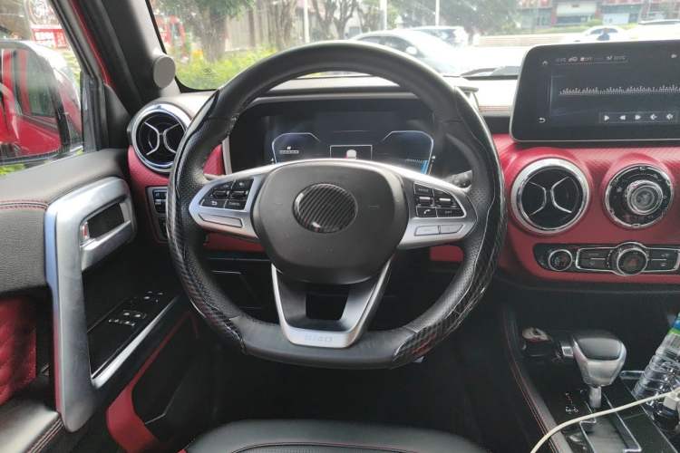 Used BAIC Off-Road BJ40 2018 PLUS 2.3T Automatic Four-Wheel Drive Flagship Version China V Emission Standard Steering Wheel