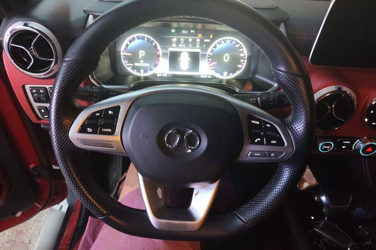 Used BAIC Off-Road BJ40 2018 2.3T Automatic Four-Wheel Drive Ring of the Tower Champion Edition China V Emission Standard Steering Wheel