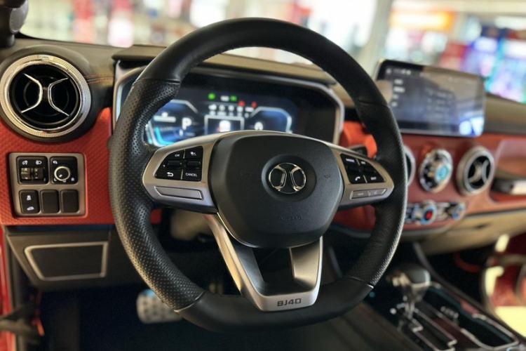 Used BAIC Off-Road BJ40 2018 2.3T Automatic Four-Wheel Drive Ring of the Tower Champion Edition China V Emission Standard Steering Wheel