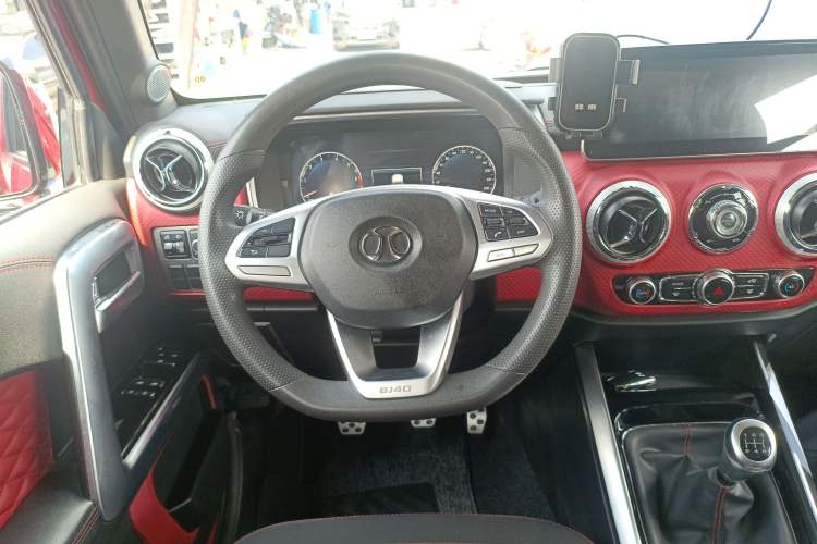 Used BAIC Off-Road BJ40 2018 PLUS 2.0T Manual Four-Wheel Drive Prestige Edition China V Steering Wheel