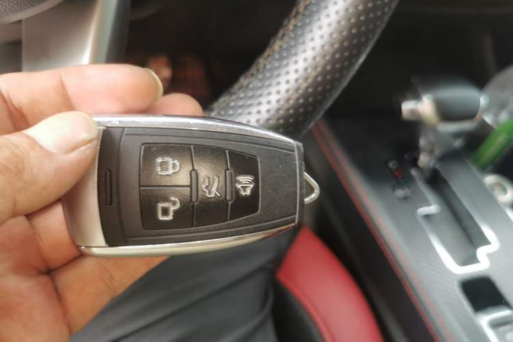 Used BAIC Off-Road BJ40 2018 PLUS 2.3T Automatic Four-Wheel Drive Flagship Version China V Emission Standard Vehicle Key