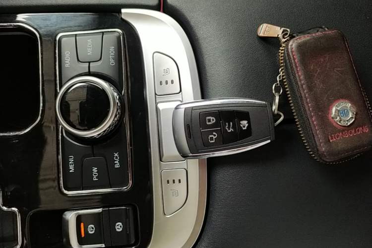 Used BAIC Off-Road BJ40 2018 PLUS 2.3T Automatic Four-Wheel Drive Flagship Version China V Emission Standard Vehicle Key