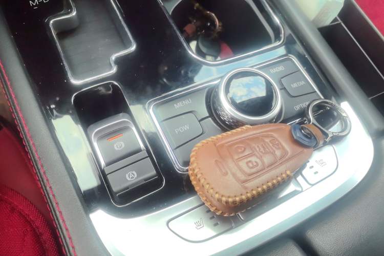 Used BAIC Off-Road BJ40 2018 PLUS 2.3T Automatic Four-Wheel Drive Flagship Version China V Emission Standard Vehicle Key