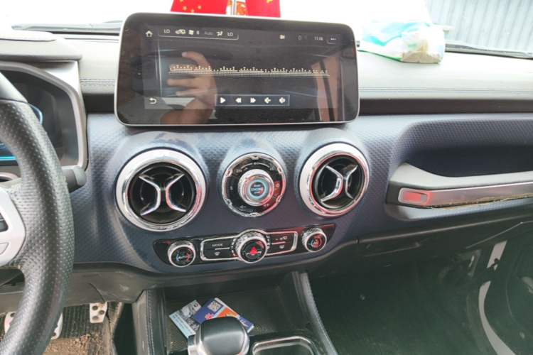 Used BAIC Off-Road BJ40 2018 PLUS 2.3T Automatic Four-Wheel Drive Flagship Version China V Emission Standard Audio And AC Panel