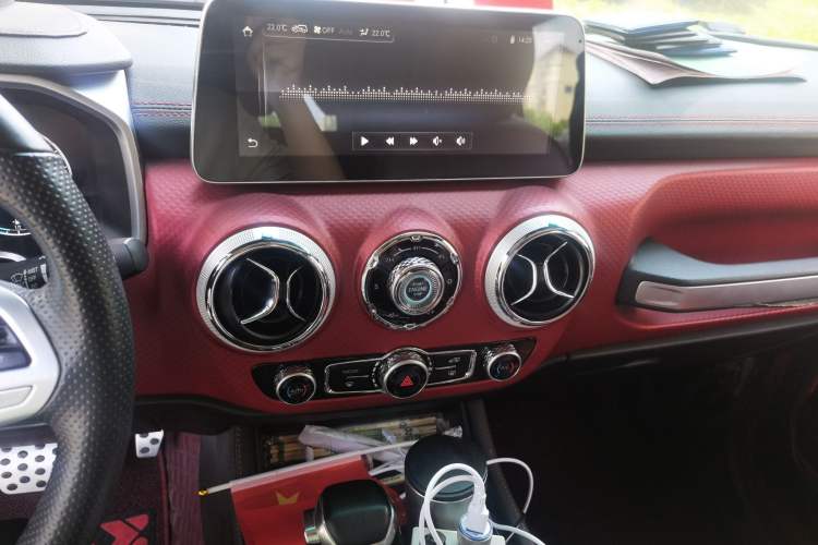 Used BAIC Off-Road BJ40 2018 PLUS 2.3T Automatic Four-Wheel Drive Premium Edition China V Audio And AC Panel