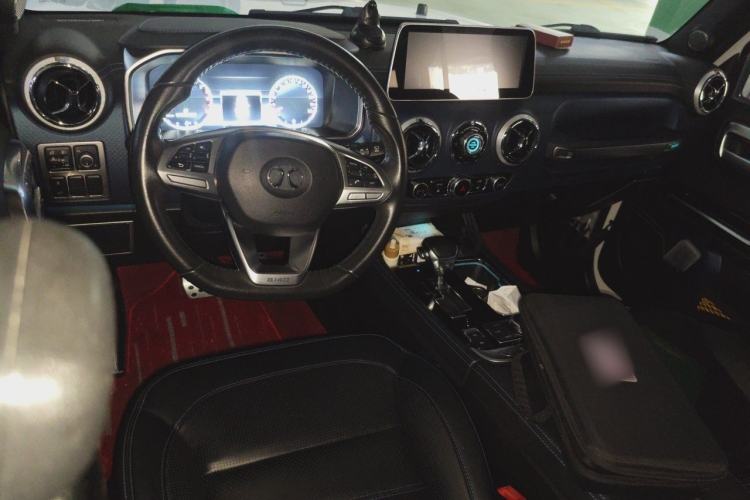 Used BAIC Off-Road BJ40 2018 PLUS 2.3T Automatic Four-Wheel Drive Flagship Version China V Emission Standard Center Console