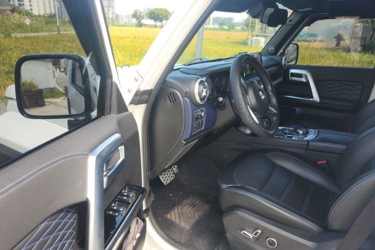 Used BAIC Off-Road BJ40 2018 PLUS 2.3T Automatic Four-Wheel Drive Flagship Version China V Emission Standard Driver Seat