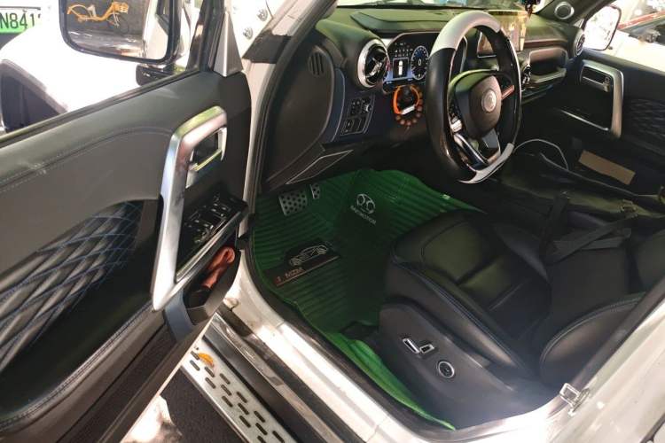 Used BAIC Off-Road BJ40 2018 PLUS 2.3T Automatic Four-Wheel Drive Flagship Version China V Emission Standard Driver Seat