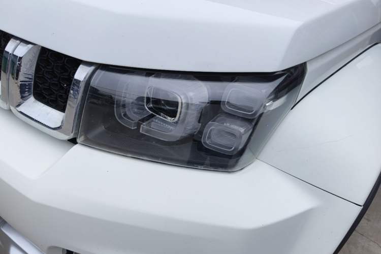 Used BAIC Off-Road BJ40 2018 PLUS 2.3T Automatic Four-Wheel Drive Flagship Version China V Emission Standard Left Front Headlight
