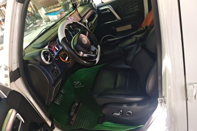 Used BAIC Off-Road BJ40 2018 PLUS 2.3T Automatic Four-Wheel Drive Flagship Version China V Emission Standard Left Front Seat