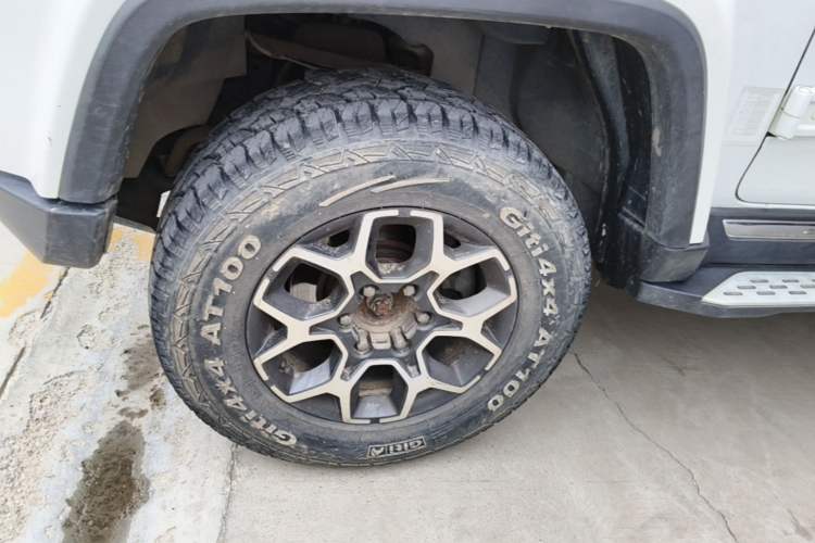 Used BAIC Off-Road BJ40 2018 PLUS 2.3T Automatic Four-Wheel Drive Flagship Version China V Emission Standard Left Front Wheel Hub