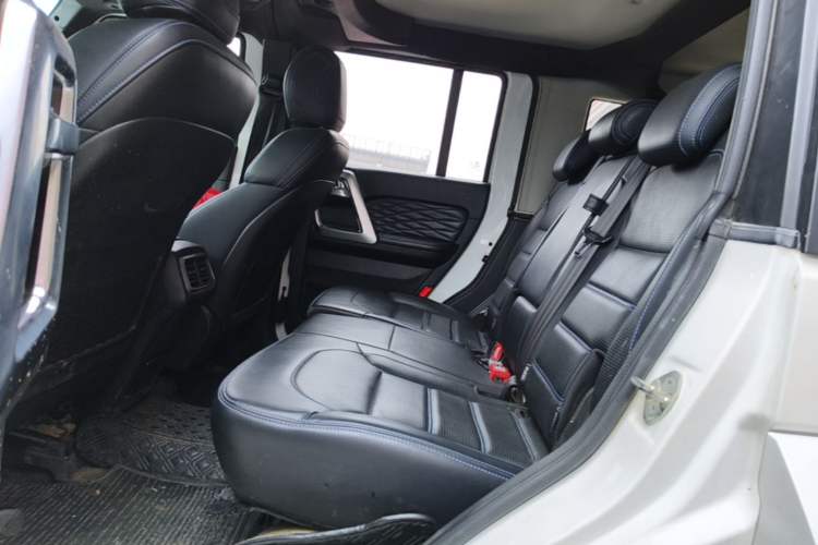 Used BAIC Off-Road BJ40 2018 PLUS 2.3T Automatic Four-Wheel Drive Flagship Version China V Emission Standard Left Rear Seat