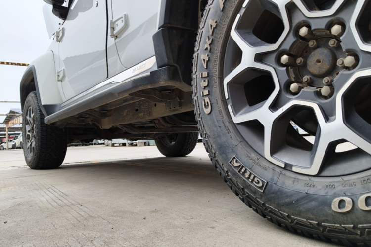 Used BAIC Off-Road BJ40 2018 PLUS 2.3T Automatic Four-Wheel Drive Flagship Version China V Emission Standard Left Side Sill