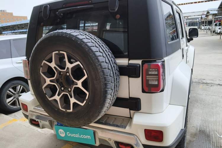 Used BAIC Off-Road BJ40 2018 PLUS 2.3T Automatic Four-Wheel Drive Flagship Version China V Emission Standard Rear