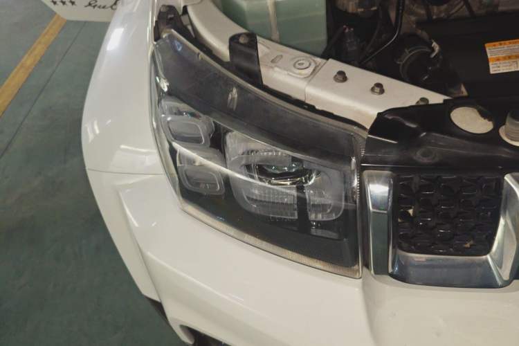 Used BAIC Off-Road BJ40 2018 PLUS 2.3T Automatic Four-Wheel Drive Flagship Version China V Emission Standard Right Front Headlight