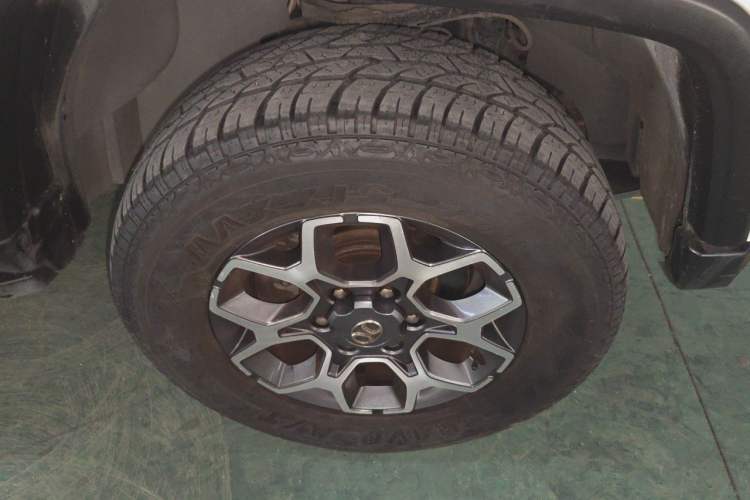 Used BAIC Off-Road BJ40 2018 PLUS 2.3T Automatic Four-Wheel Drive Flagship Version China V Emission Standard Right Front Wheel Hub