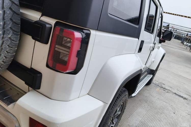 Used BAIC Off-Road BJ40 2018 PLUS 2.3T Automatic Four-Wheel Drive Flagship Version China V Emission Standard Right Rear Taillight