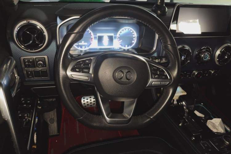 Used BAIC Off-Road BJ40 2018 PLUS 2.3T Automatic Four-Wheel Drive Flagship Version China V Emission Standard Steering Wheel