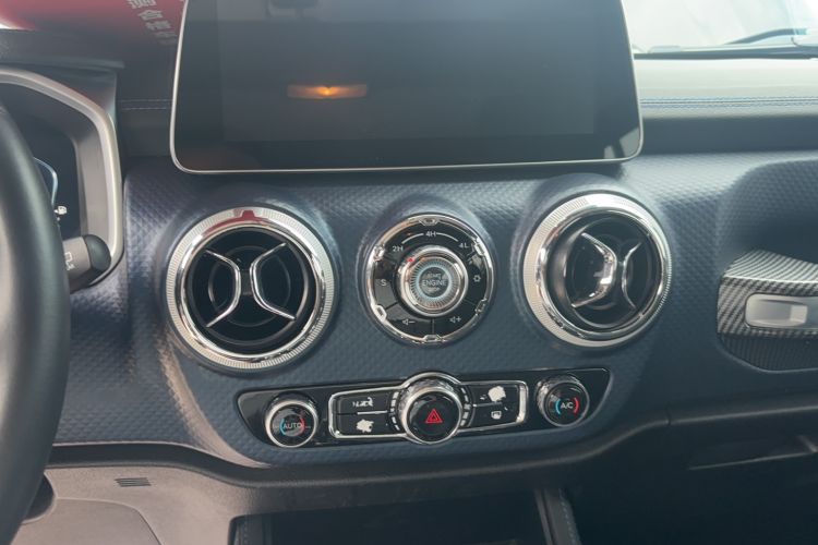 Used BAIC Off-Road BJ40 2019 PLUS 2.3T Automatic Four-Wheel Drive Premium Edition China VI Audio And AC Panel