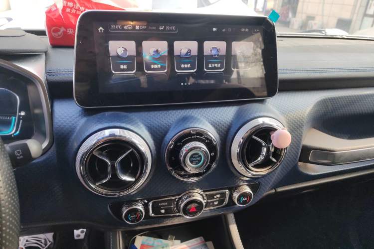 Used BAIC Off-Road BJ40 2019 2.3T Automatic Four-Wheel Drive Urban Hunter Edition Premium Model China VI Emission Standard Audio And AC Panel