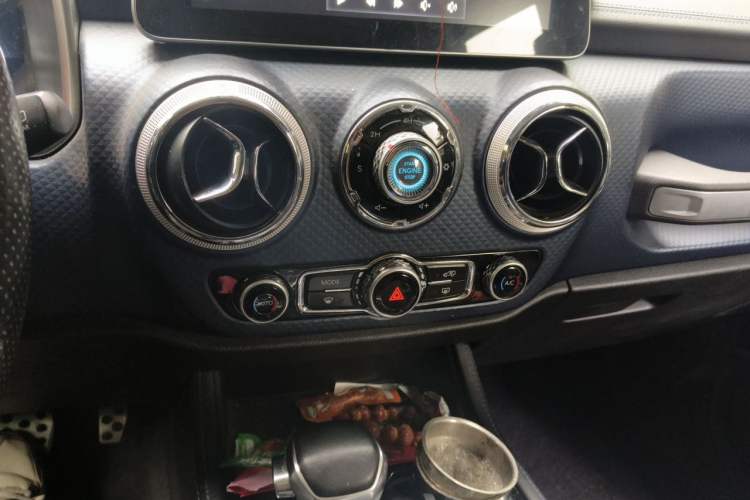 Used BAIC Off-Road BJ40 2019 PLUS 2.3T Automatic Four-Wheel Drive Premium Edition China VI Audio And AC Panel