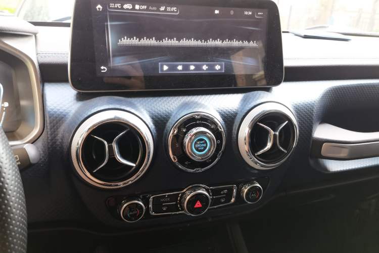 Used BAIC Off-Road BJ40 2019 PLUS 2.3T Automatic Four-Wheel Drive Premium Edition China VI Audio And AC Panel