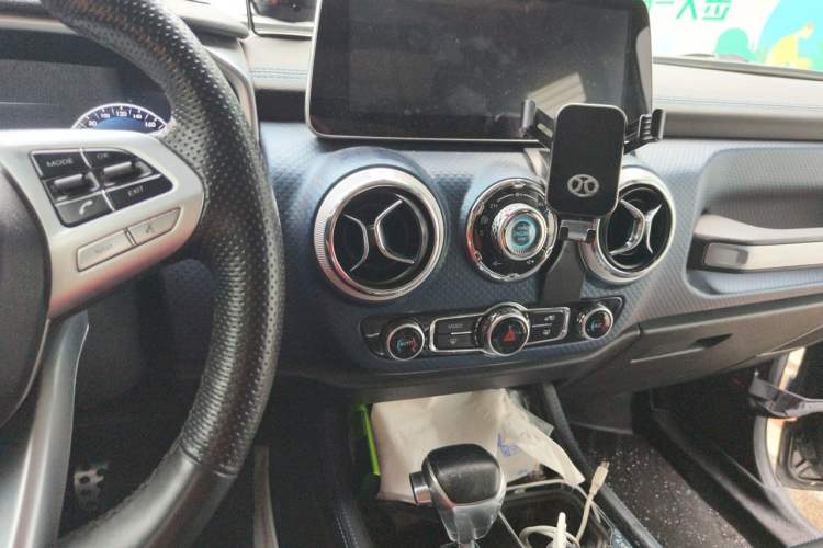 Used BAIC Off-Road BJ40 2019 2.3T Automatic Four-Wheel Drive Urban Hunter Edition Premium Model China VI Emission Standard Audio And AC Panel