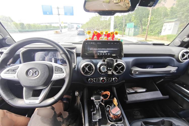 Used BAIC Off-Road BJ40 2019 2.0T Automatic Four-Wheel Drive Urban Hunter Edition Flagship Model China V Emission Standard Center Console