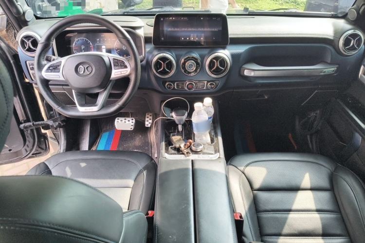 Used BAIC Off-Road BJ40 2019 PLUS 2.3T Automatic Four-Wheel Drive Premium Edition China VI Center Console