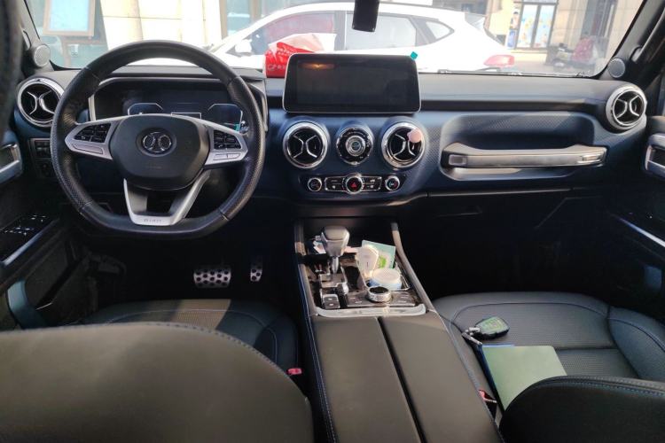 Used BAIC Off-Road BJ40 2019 2.3T Automatic Four-Wheel Drive Urban Hunter Edition Premium Model China VI Emission Standard Center Console
