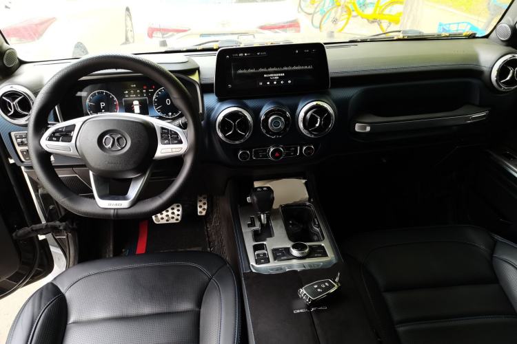 Used BAIC Off-Road BJ40 2019 PLUS 2.3T Automatic Four-Wheel Drive Flagship Edition China VI Emission Standard Center Console