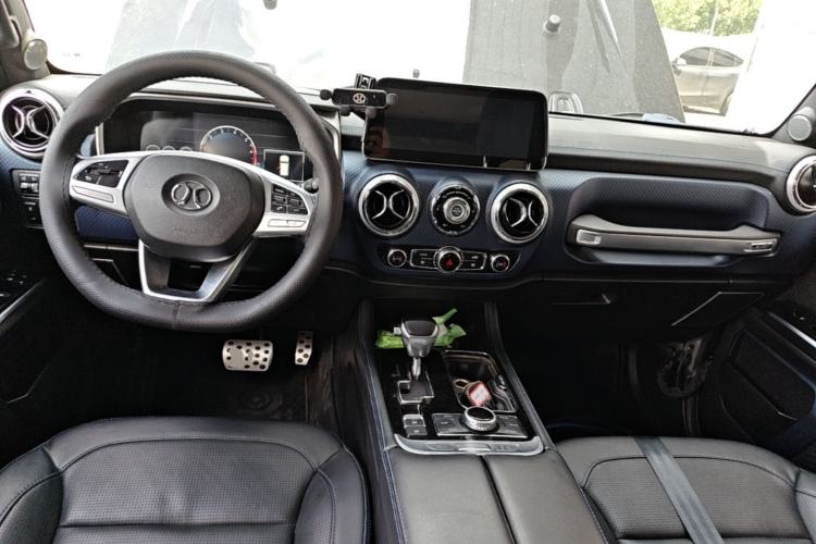 Used BAIC Off-Road BJ40 2019 PLUS 2.3T Automatic Four-Wheel Drive Premium Edition China VI Center Console
