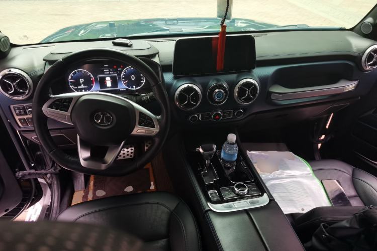 Used BAIC Off-Road BJ40 2019 2.3T Automatic Four-Wheel Drive Urban Hunter Edition Premium Model China VI Emission Standard Center Console