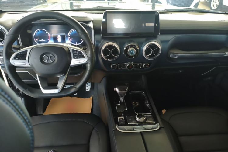 Used BAIC Off-Road BJ40 2019 2.0T Automatic Four-Wheel Drive Urban Hunter Edition Premium Model China V Emission Standard Center Console