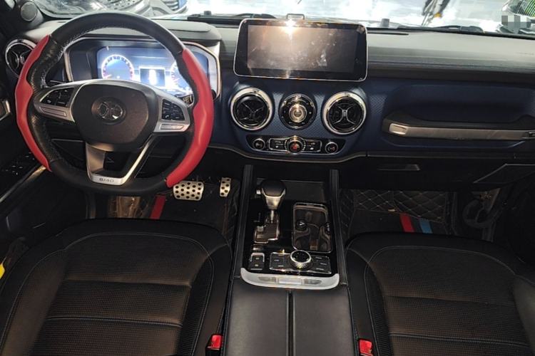 Used BAIC Off-Road BJ40 2019 2.3T Automatic Four-Wheel Drive Urban Hunter Edition Premium Model China VI Emission Standard Center Console