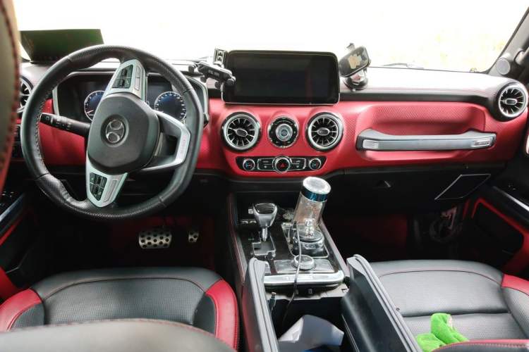 Used BAIC Off-Road BJ40 2019 2.3T Automatic Four-Wheel Drive Urban Hunter Edition Flagship Model China VI Emission Standard Center Console