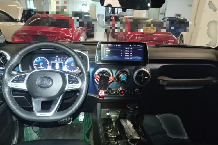 Used BAIC Off-Road BJ40 2019 2.3T Automatic Four-Wheel Drive Urban Hunter Edition Premium Model China VI Emission Standard Center Console