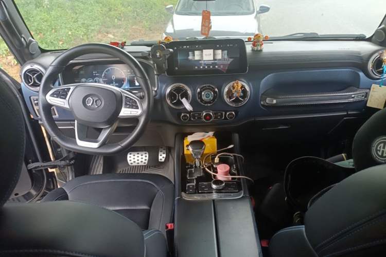Used BAIC Off-Road BJ40 2019 PLUS 2.3T Automatic Four-Wheel Drive Flagship Edition China VI Emission Standard Center Console