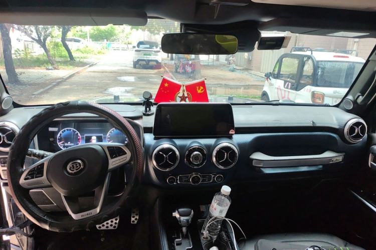 Used BAIC Off-Road BJ40 2019 2.3T Automatic Four-Wheel Drive Urban Hunter Edition Premium Model China VI Emission Standard Center Console