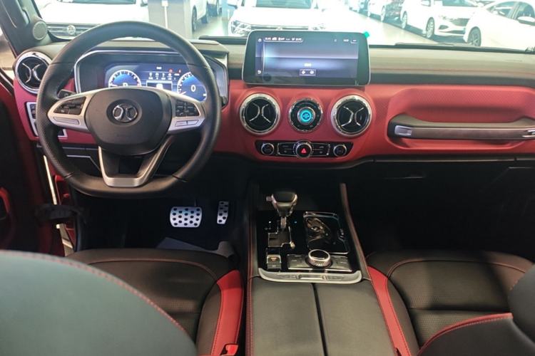 Used BAIC Off-Road BJ40 2019 2.0T Automatic Four-Wheel Drive Urban Hunter Edition Premium Model China V Emission Standard Center Console