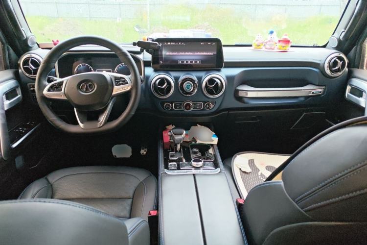 Used BAIC Off-Road BJ40 2019 PLUS 2.3T Automatic Four-Wheel Drive Premium Edition China VI Center Console