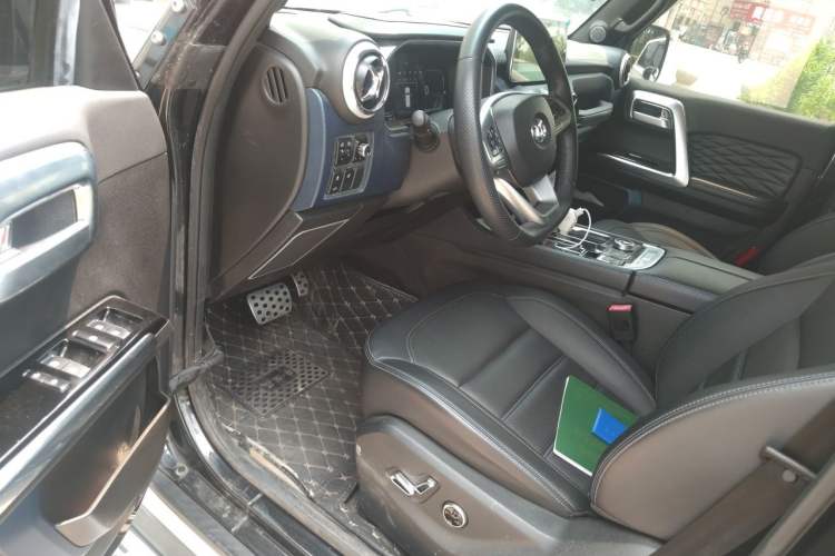 Used BAIC Off-Road BJ40 2019 2.3T Automatic Four-Wheel Drive Urban Hunter Edition Premium Model China VI Emission Standard Driver Seat