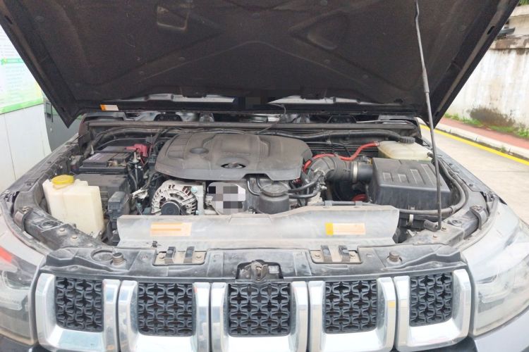 Used BAIC Off-Road BJ40 2019 2.3T Automatic Four-Wheel Drive Urban Hunter Edition Premium Model China VI Emission Standard Engine Bay